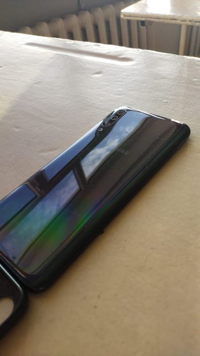 Обменяю самсунг а70!