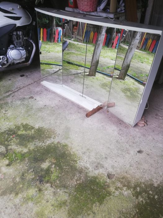 Dulap cu oglinda pt baie