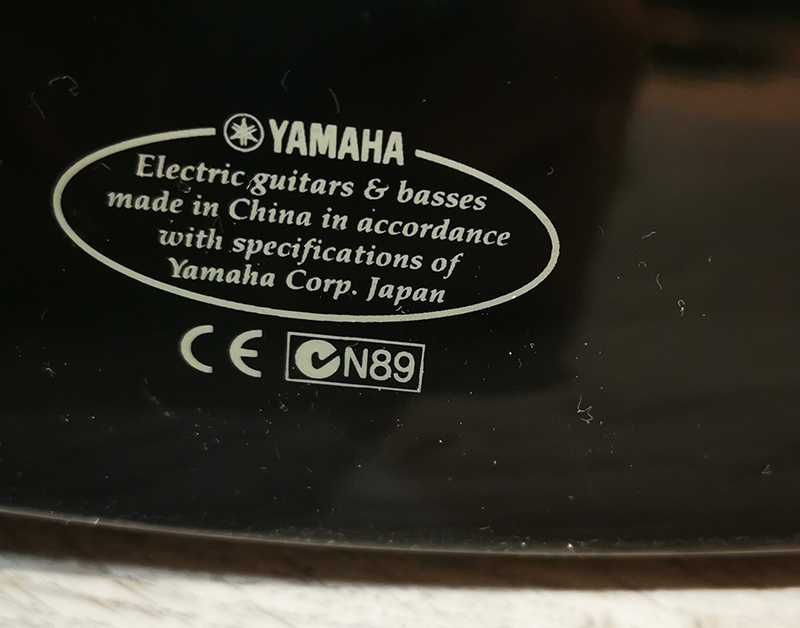 Електрическа китара YAMAHA ERG-121C