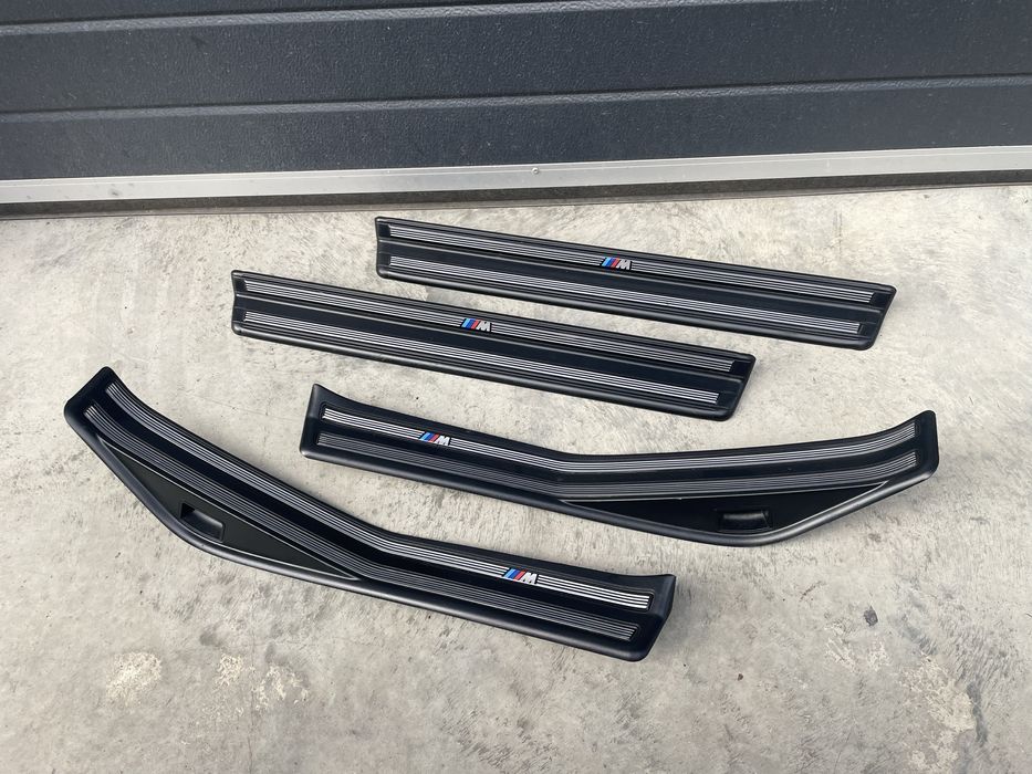 Оригинални вътрешни М прагове за бмв 3та серия Е46