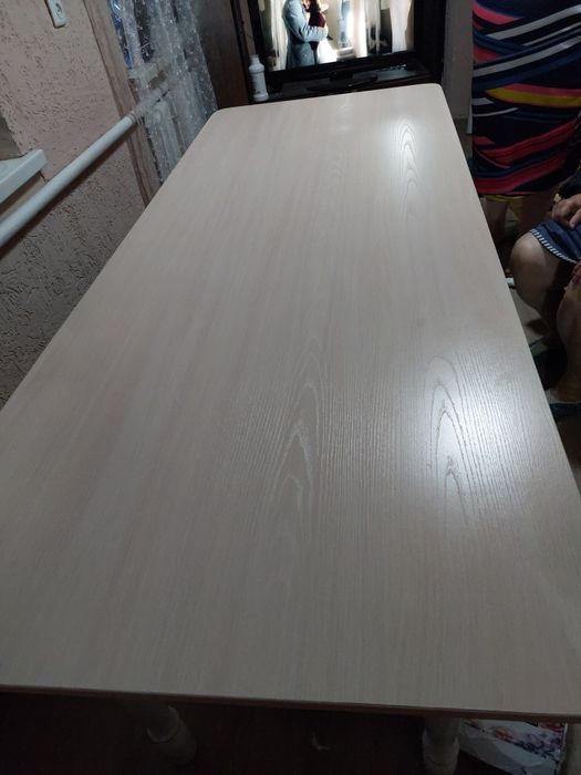 Продам большой семейный стол