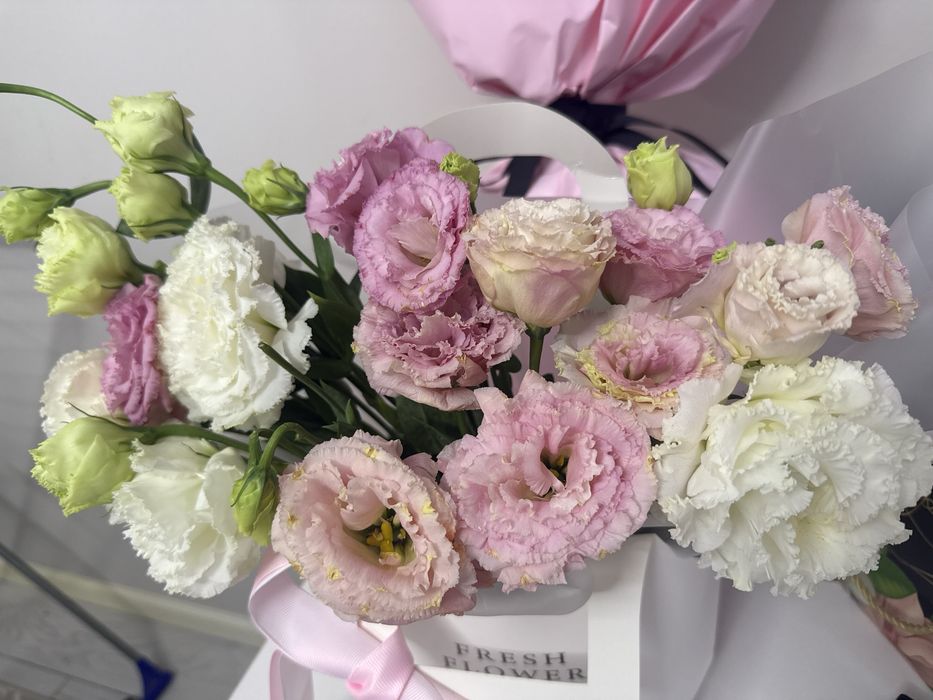 Әдемі гүлдер сатылады