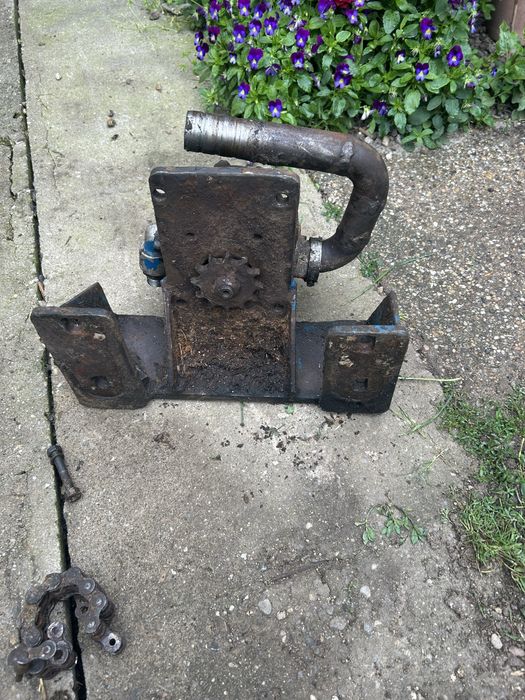 Pompa hidraulica incarcator frontal ford