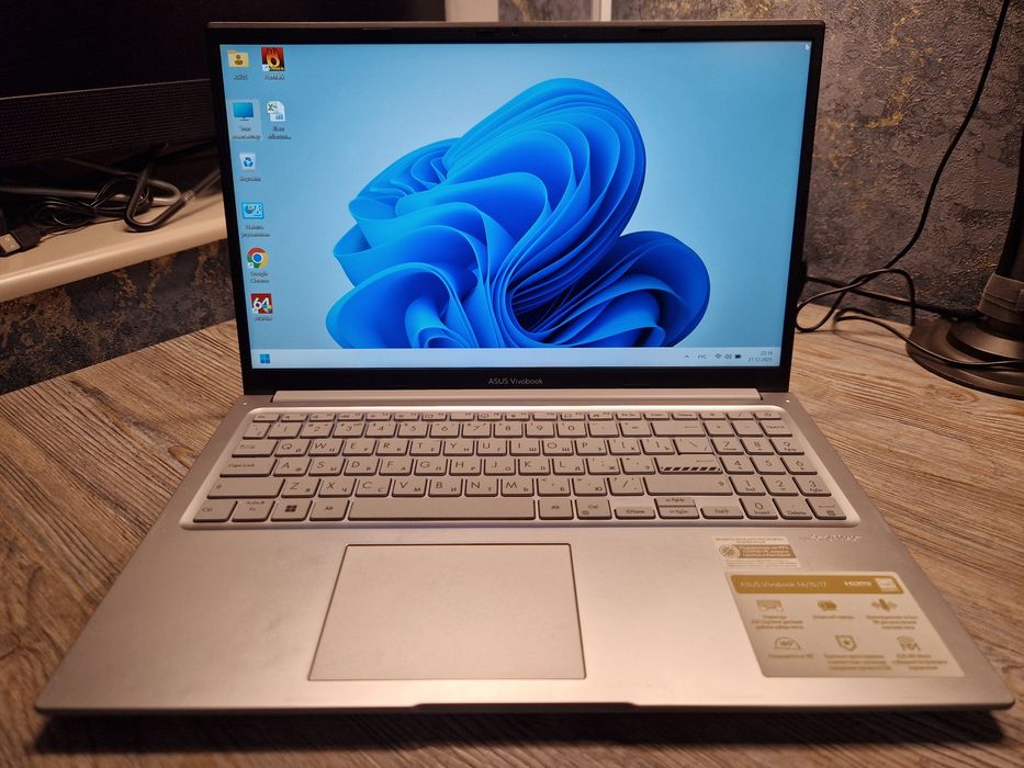 Ноутбук Asus мощный Corei3\ОЗУ 16гю модель  vivobook 15 X1504Z