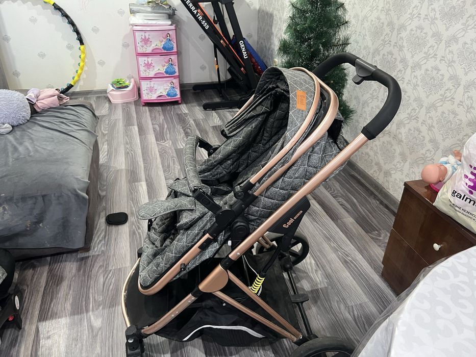 Продам коляску с отделной люлькой
