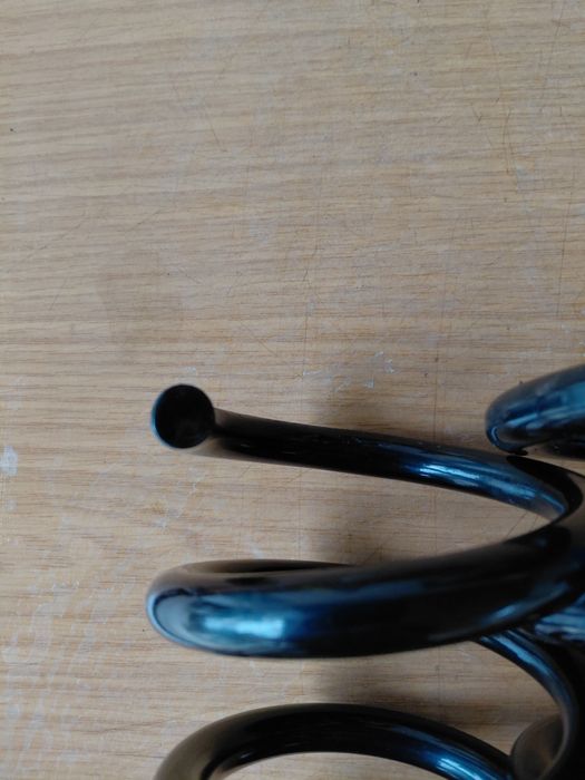 Пружины передние мерс 210 елеганс новые.