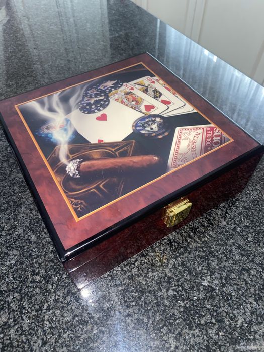 Игральный набор для покера из дерева