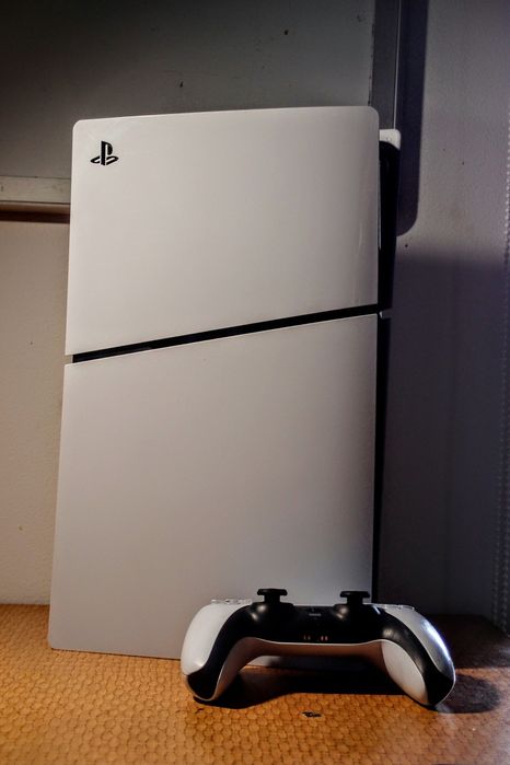 PS5 slim 1TB, 1 controller