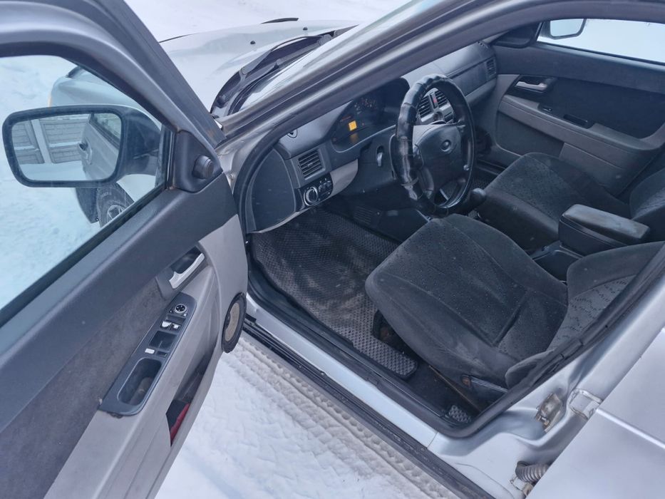 Приора 2009 год сидан