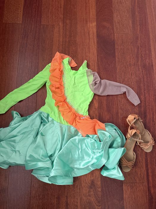 Платье и туфли для танцев