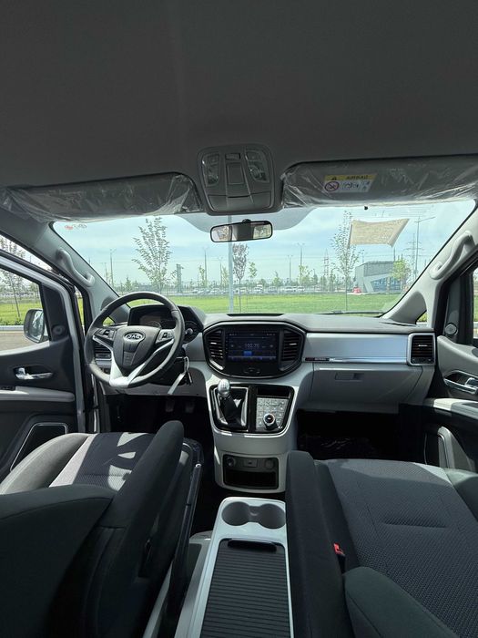JAC M4 minivenlari sotuvda tayyor