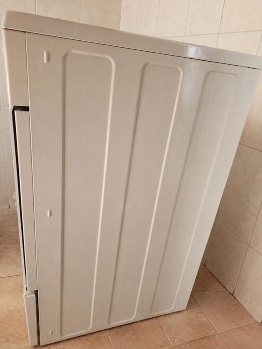 Aragaz Beko crem, aproape nou – 950 lei negociabil