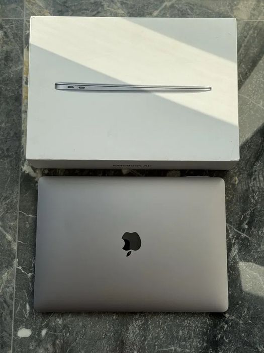 MacBook Air 2019 Продам Макбук Эйр 2019