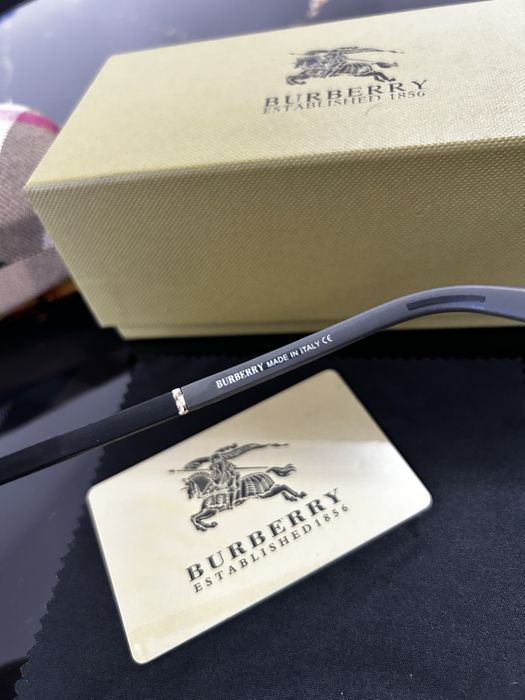 Ochelari de soare Burberry Polarizați UV400 Unisex Luxury Black Gold Noi în Cutie