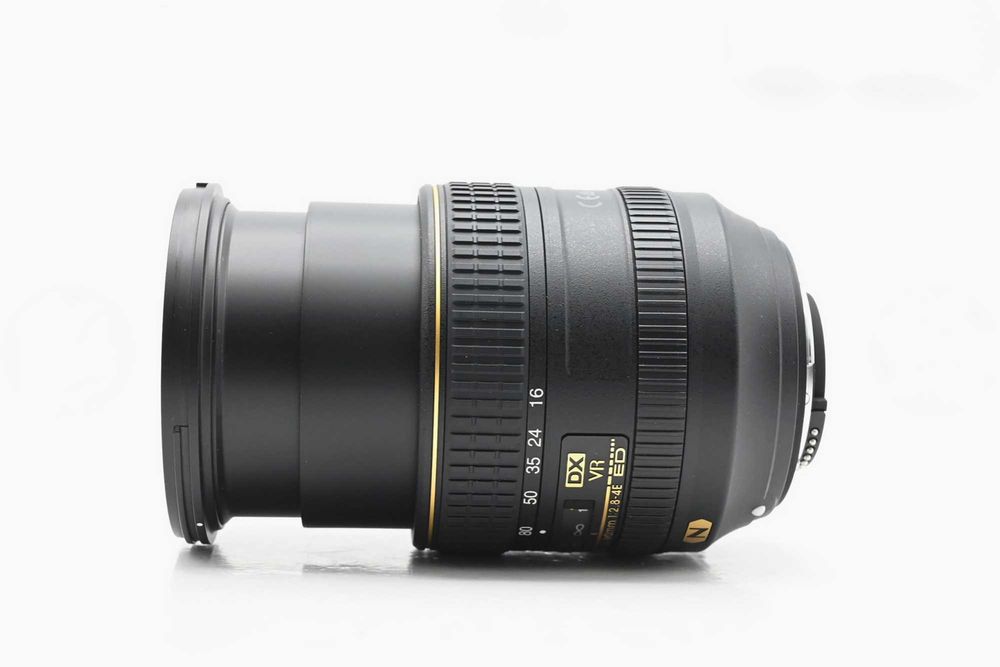 Obiectiv Nikon 16 80mm