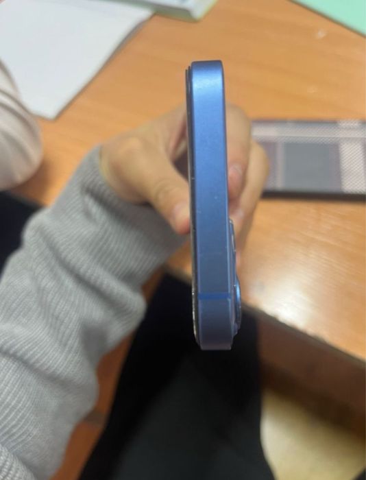 Продаю Айфон 13 128 гб