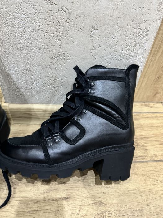 Боти от естествена кожа