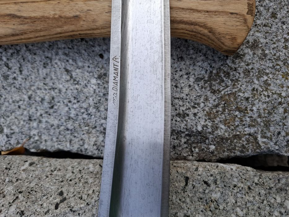 Mezdrea  +   Topor  DIAMANT