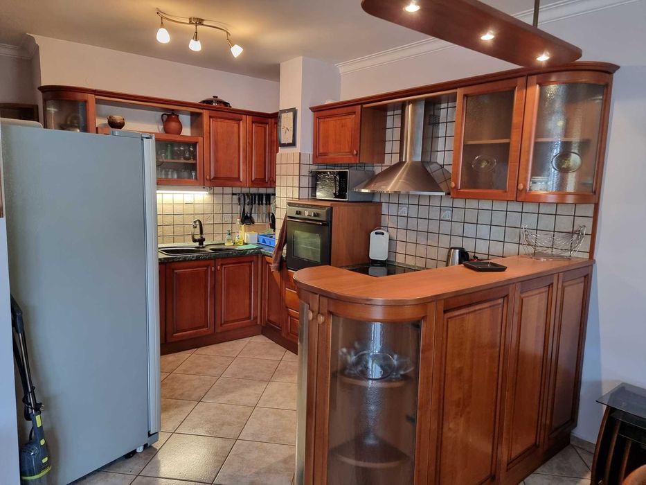 Дава се под наем Тристаен апартамент в София, Център - 150 кв.м за 1100 € - Снимка #2