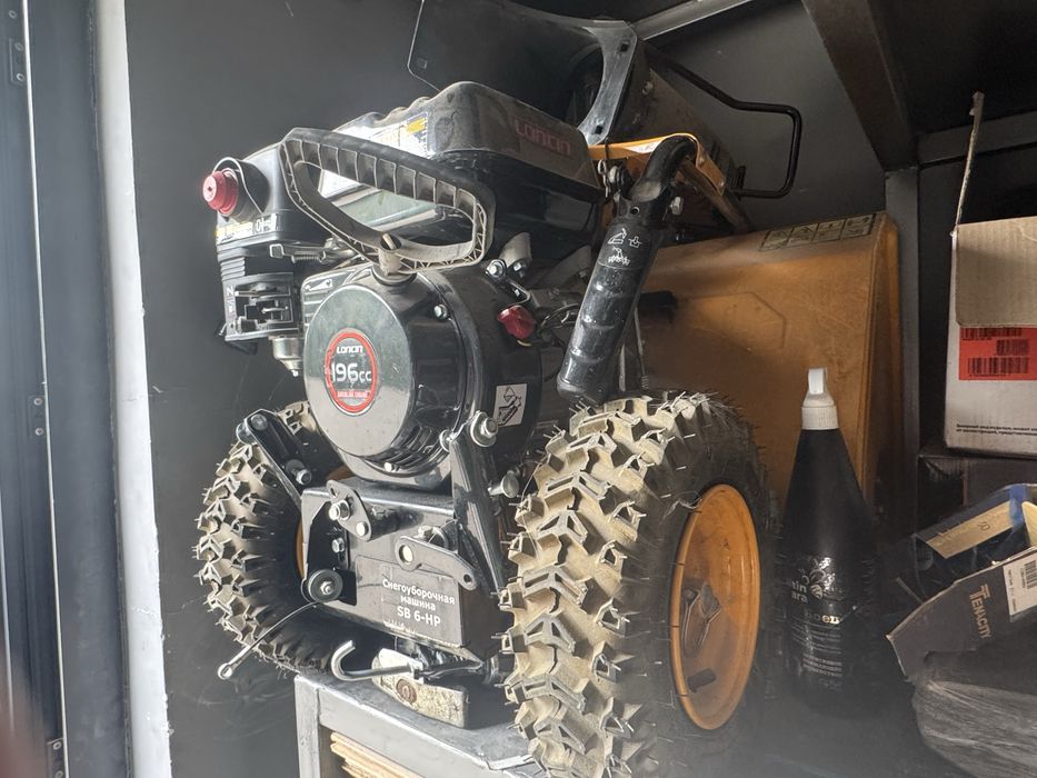 Снегоуборшик продою