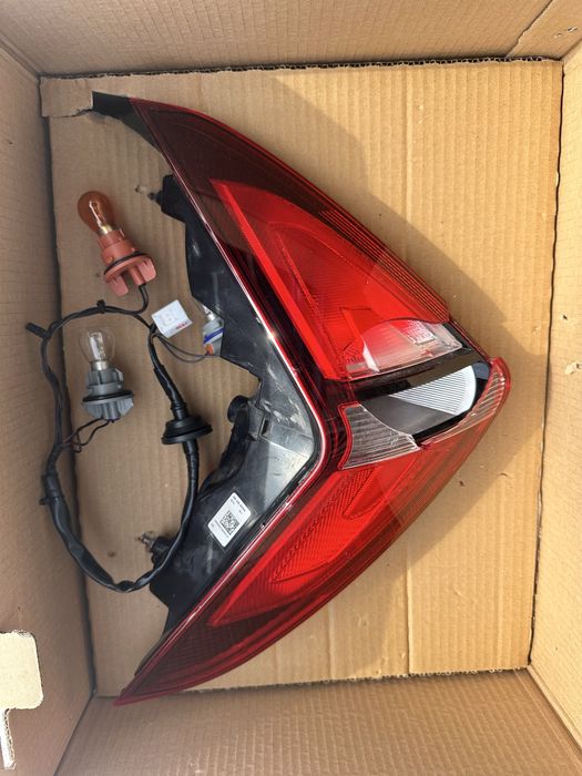 Продам заднюю фару на hyundai bayon