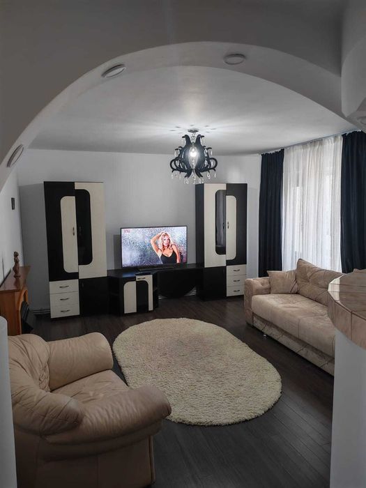 Închiriez apartament