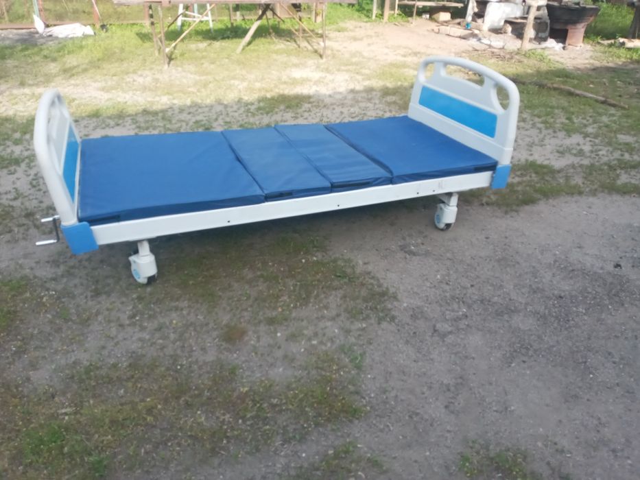 Медицинская кровать