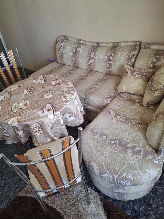 Кухненски диван маса и 2 стола