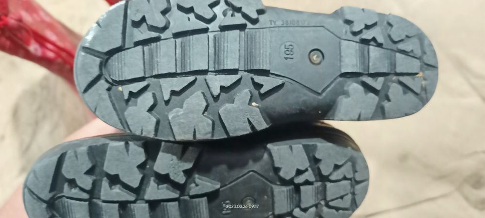 Продам детские сапожки