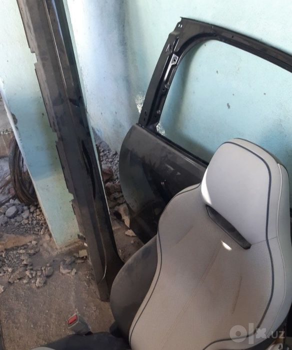 BYD chazor orqa chap taraf eshigi pataloq sidenya reminlari ham bor