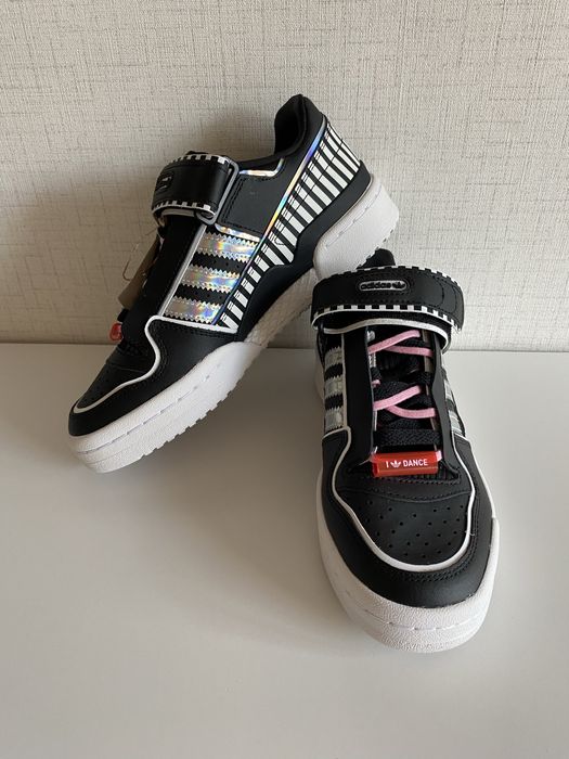 Нови дамски кецове adidas Forum Plus W “I love dance”