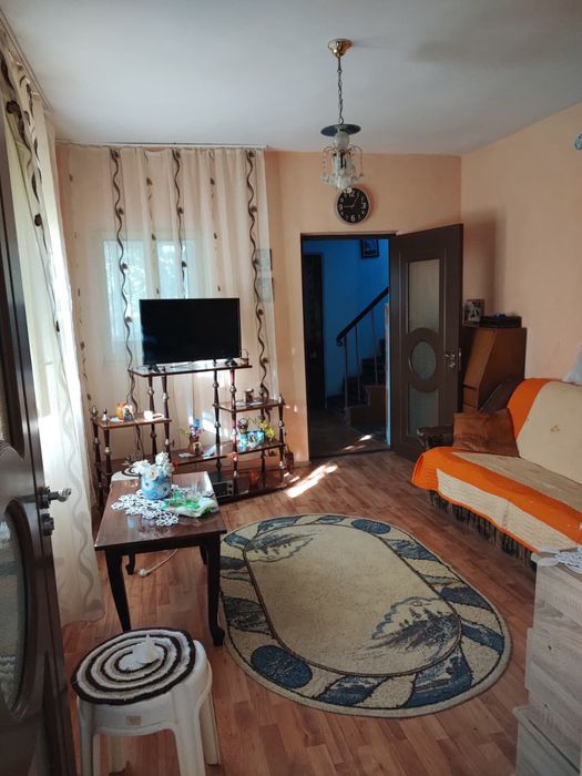 Vand Casa cu etaj