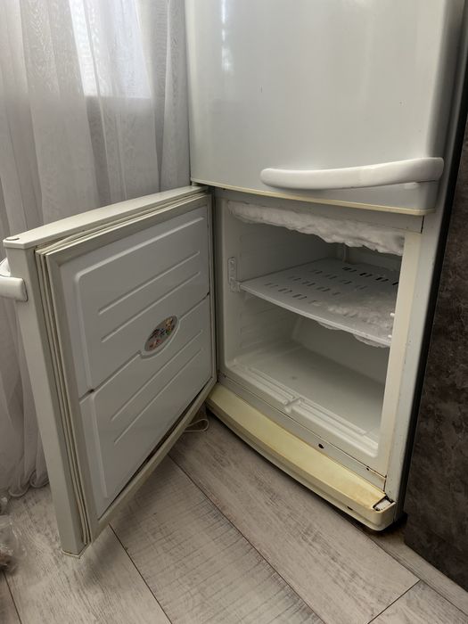 Холодильник рабочий