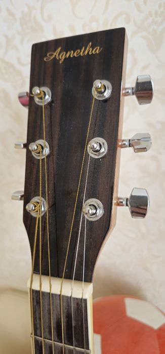 Гитара акустическая