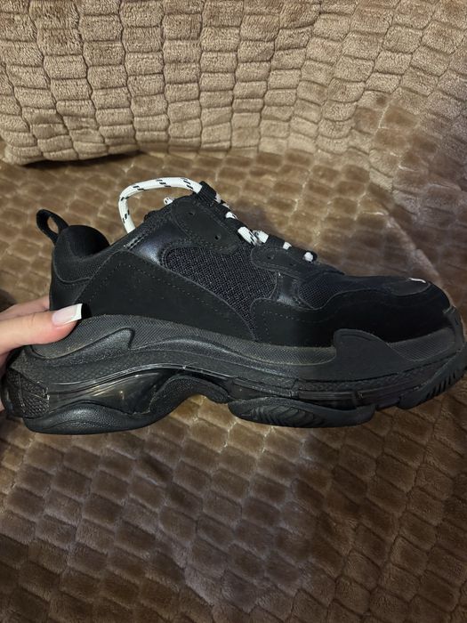 Balenciaga Triple S, Originali