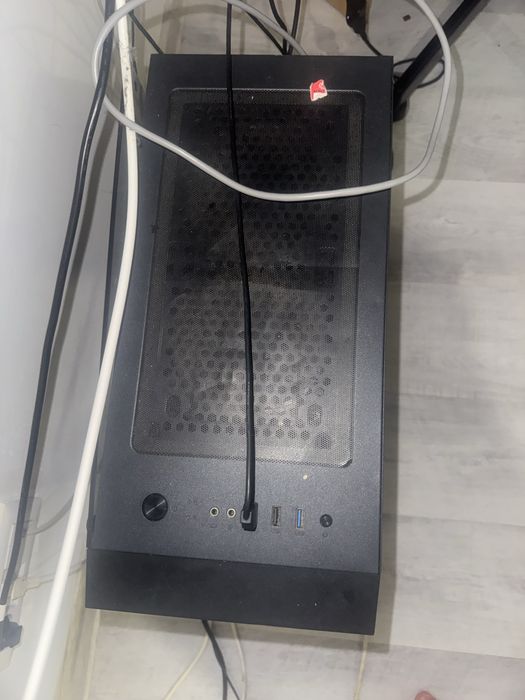 Pc gamig myria,vand si monitor