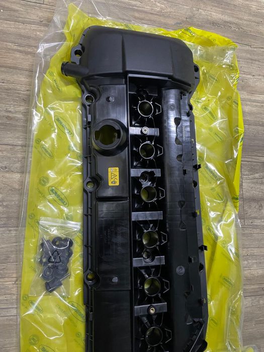 Клапанная крышка Бмв М52/54