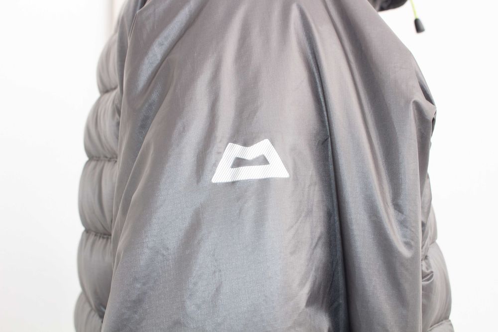 Mountain Equipment Mazeno Оригинално мъжко пухено яке с качулка пух L