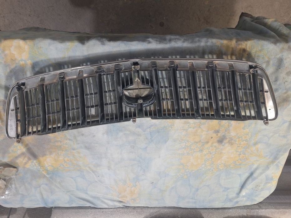 Продам решетку радиатора