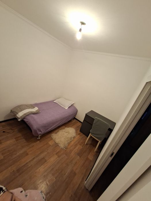 Комната сдаю на подселен Максимаия