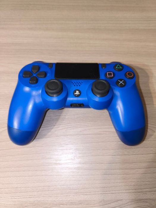 PS 4 PRO в идеальном состоянии