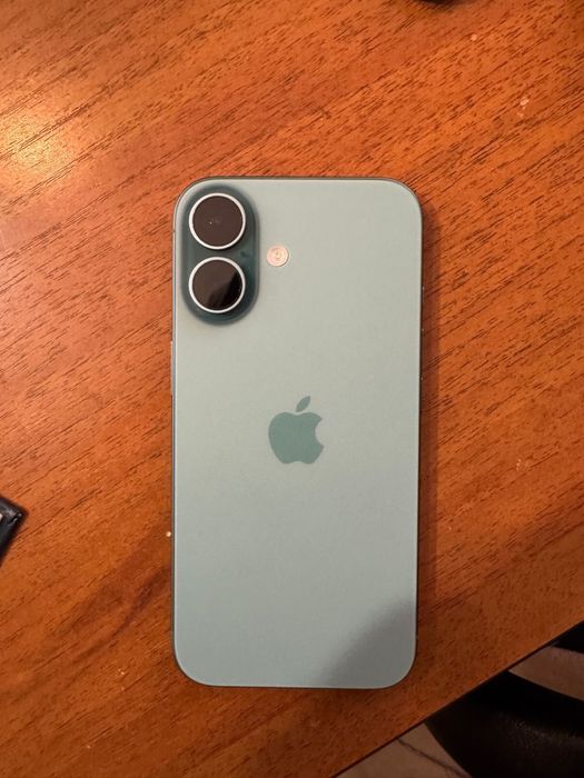 Продам iphone 16 128 teal