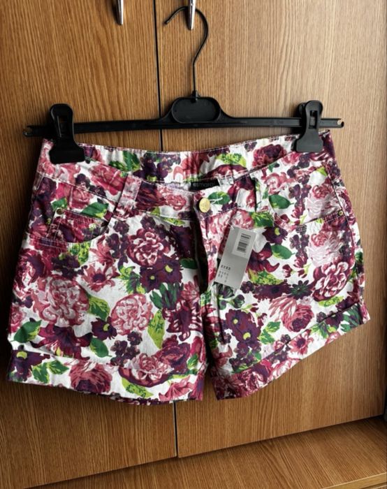 Pantaloni scurti