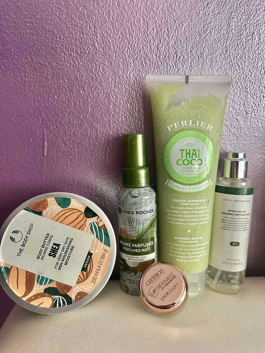 много и качествени козметики