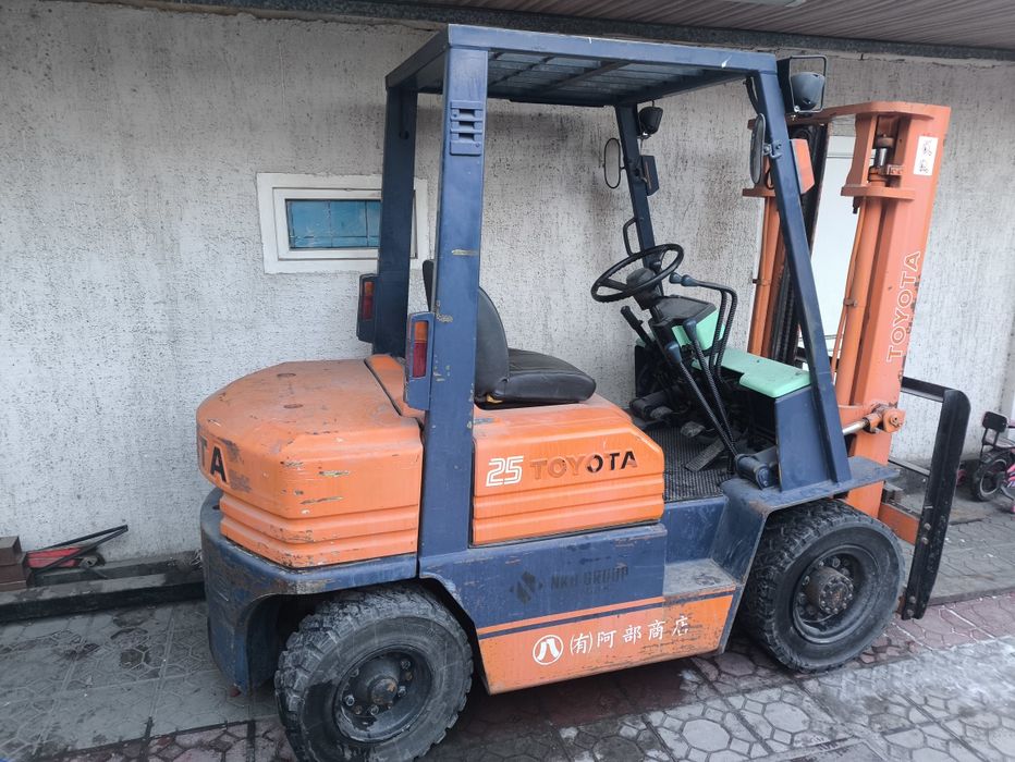 Вилочный погрузчик 2.5 тонны грузоподъёмность