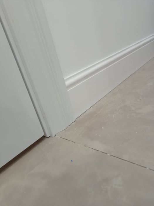 Установка плинтуса монтаж ламината