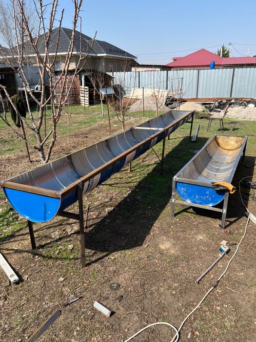 Продам кормушку