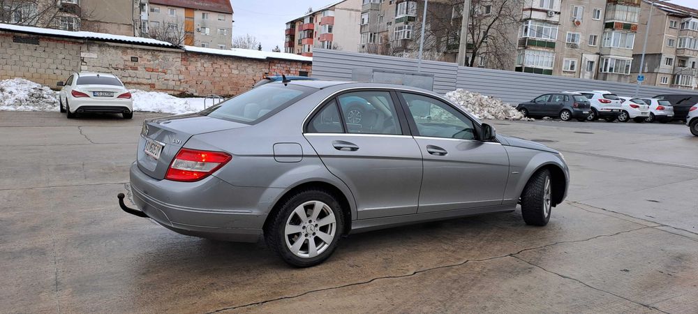 Mercedes-Benz  C 200