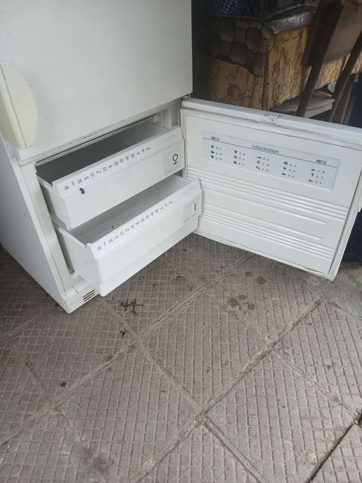 Продавам хладилник Либхер