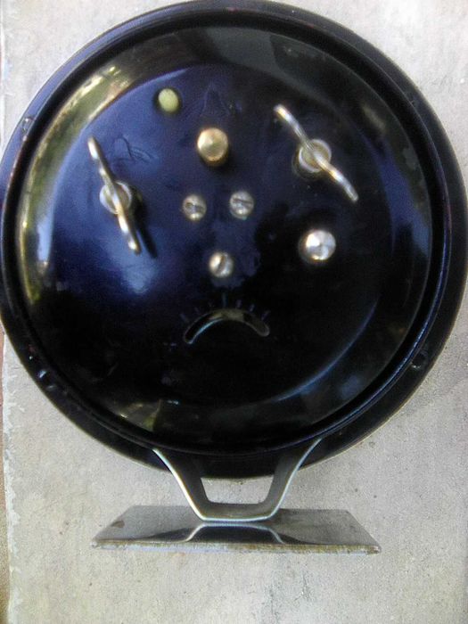 Механичен часовник- будилник от Китай с панда която си върти главата